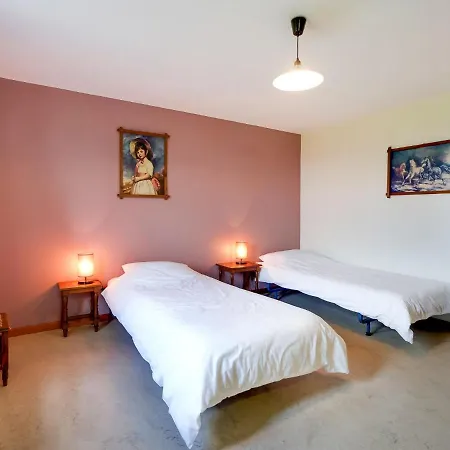 Spacious Holiday In La Reid With Terrace And Garden