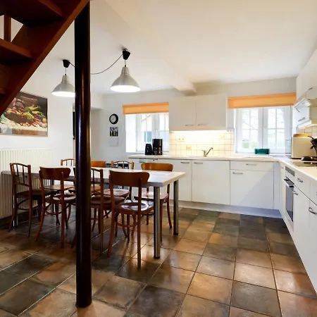 Spacious Holiday In La Reid With Terrace And Garden 別荘