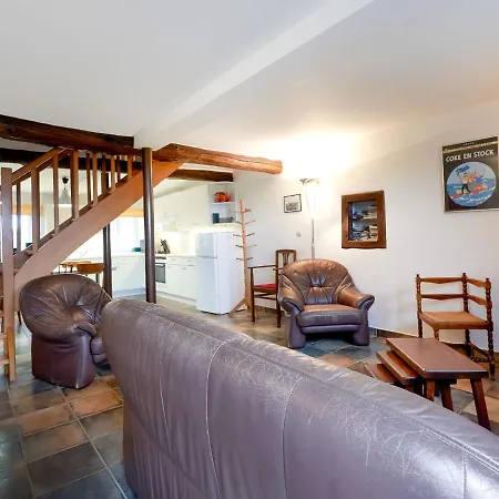 Spacious Holiday In La Reid With Terrace And Garden